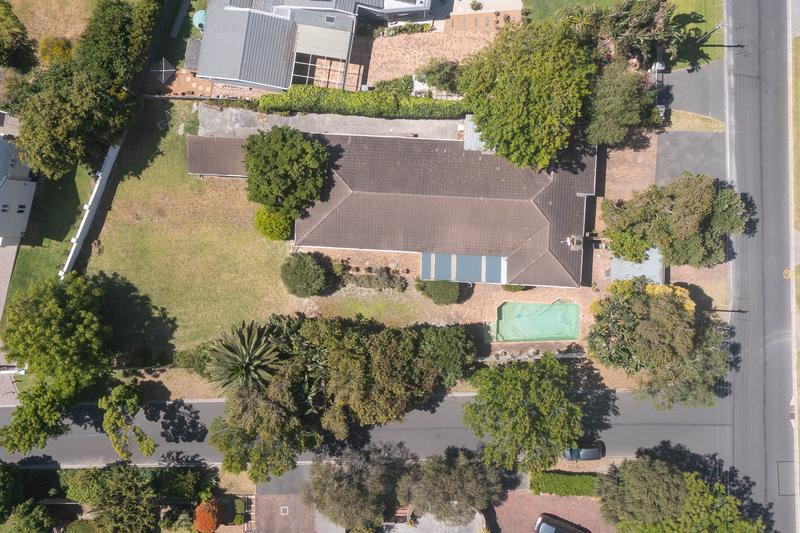 5 Bedroom Property for Sale in Constantia Western Cape